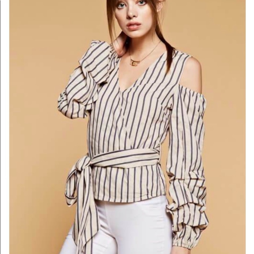 Cold shoulder stripe top